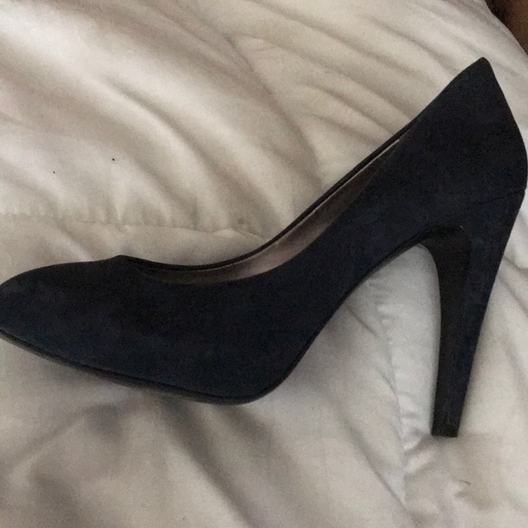 Shoes - Picture 2 of 5